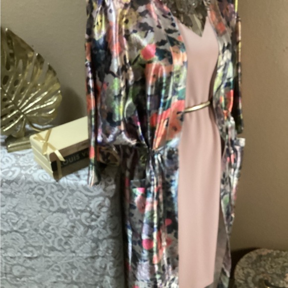 NEW YORK & Co. Colorful Abstract Print Skirt KIMONO - Picture 5 of 16